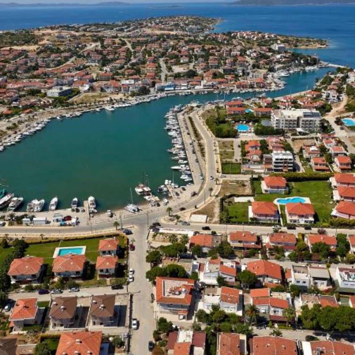 Çeşme Dalyan'da Deniz Manzaralı Parseller